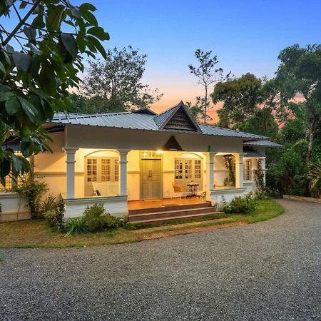 Stayvista At Catherine Cottage With Heater & Board Game Munnar Luaran gambar